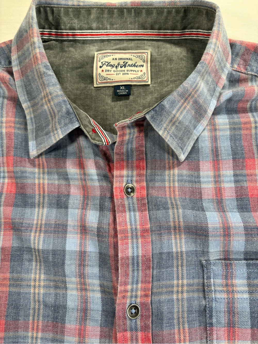 Flag & Anthem Mens XL Long Sleeve Plaid Flannel Button Up Shirt Blue Red Soft